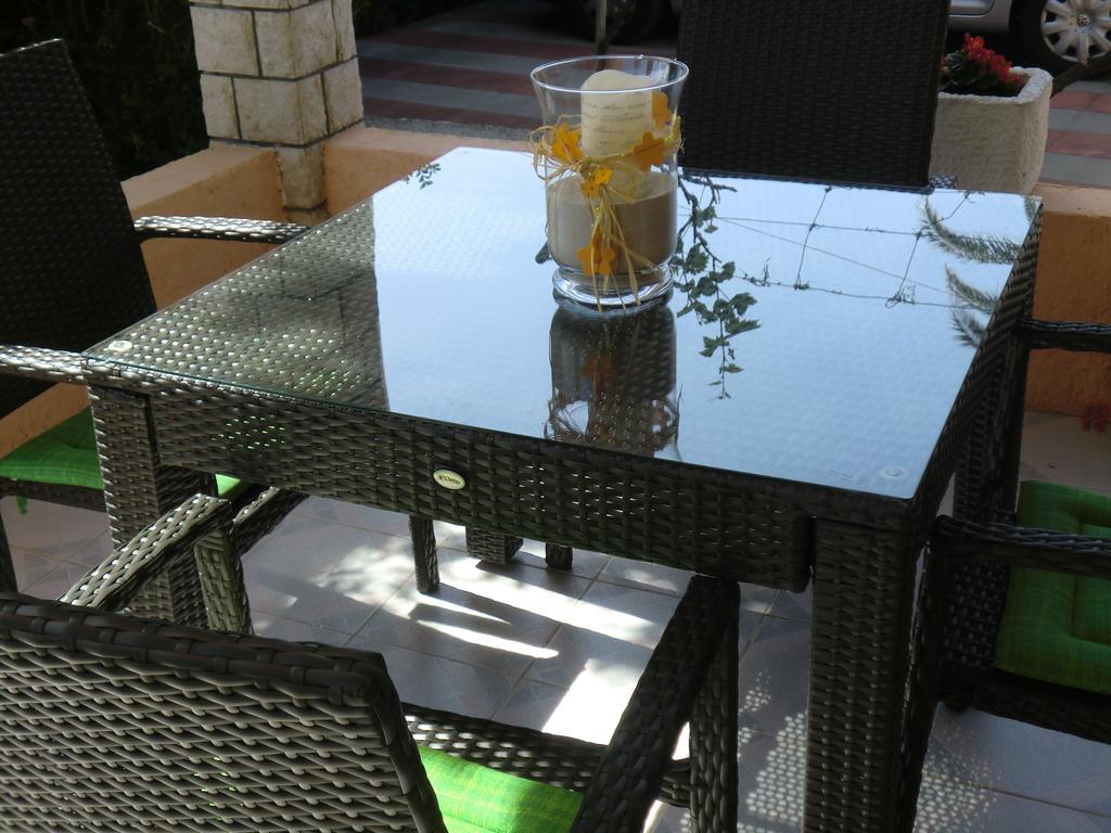 Guest House Sandra Rab Town Extérieur photo
