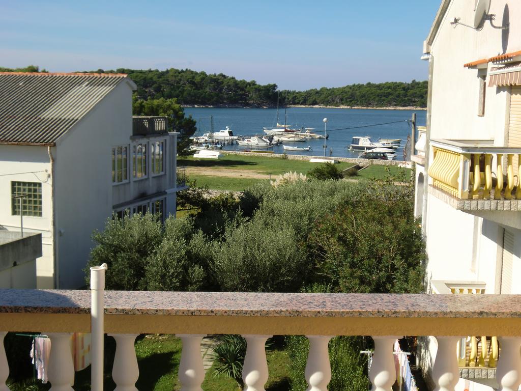 Guest House Sandra Rab Town Extérieur photo